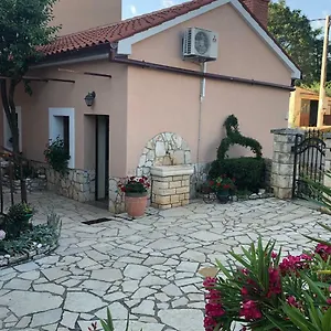 Apartman Teta Jana, Smoljanci